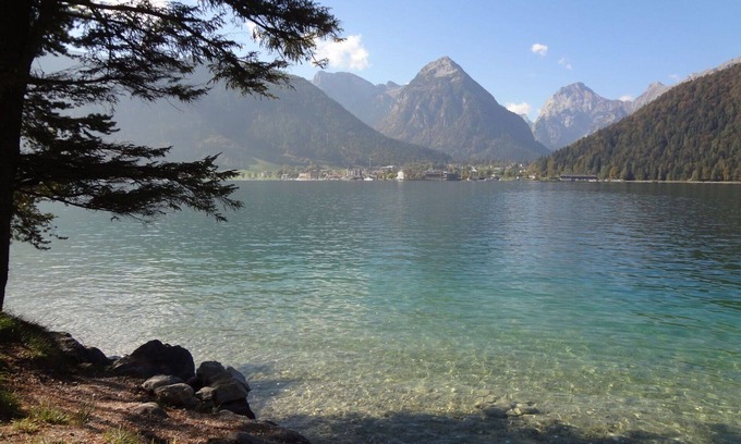 Steinberg am Rofan Apartment | Beautiful apartment for 20 guests with WIFI, patio, pets allowed and parking