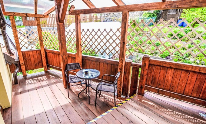 Cesky Krumlov Apartment | Beautiful apartment for 5 people with WIFI, patio, pets allowed and parking