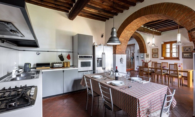 Pienza House | Beautiful apartment in villa for 6 guests with WIFI, A/C, TV and veranda, close to Montepulciano