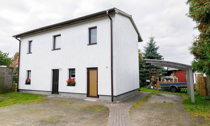 Molschow Apartment | Beautiful apartment for 3 guests with TV and parking
