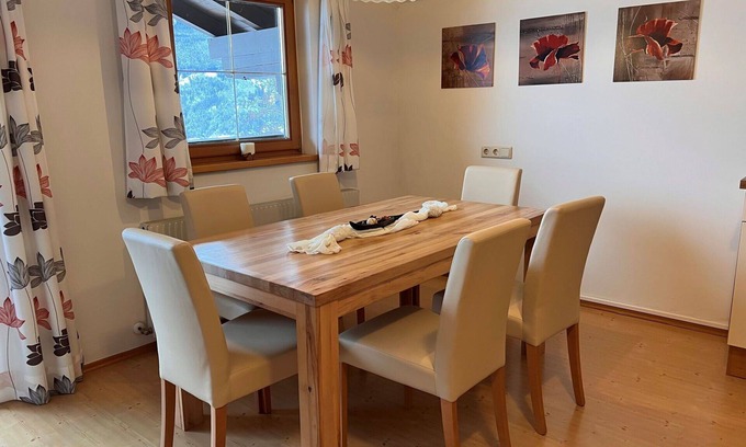 Piesendorf Villa | Beautiful apartment in villa for 5 guests with WIFI, TV and terrace