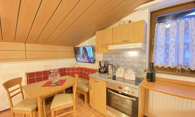 Saalbach-Hinterglemm Apartment | Beautiful apartment for 4 people with WIFI, TV, terrace and panoramic view