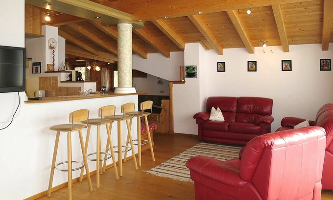 Lofer Apartment | Beautiful apartment for 10 guests with WIFI, TV, terrace and parking
