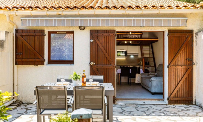 Les Mathes Apartment | Beautiful apartment for 4 people with WIFI, TV and terrace