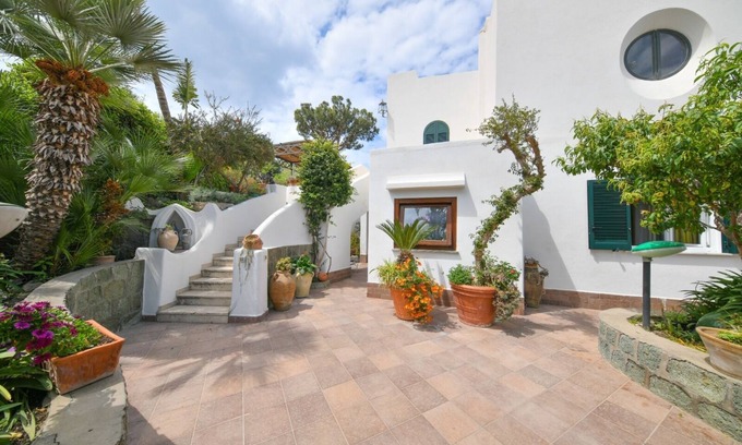Lacco Ameno Villa | Beautiful apartment in villa in Lacco Ameno, Ischia