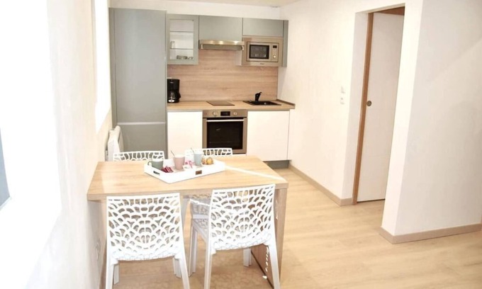 Lens Apartment | Beautiful apartment located in the Louvre-Bollaert district