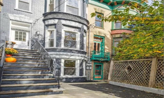 McGinley Square Apartment | Beautiful Apartment on Jersey City