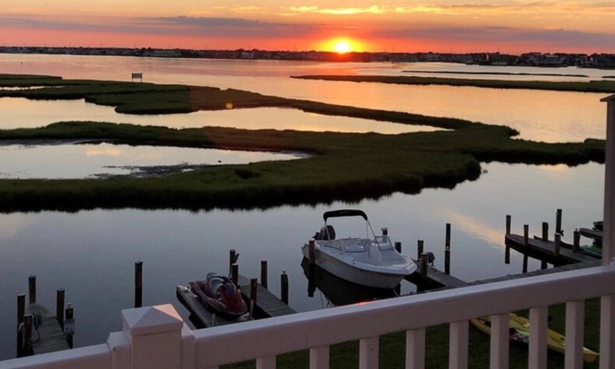 Fenwick Island House | Beautiful Bayside Townhome in Fenwick Landing- long weekends avail- LINENS INCL
