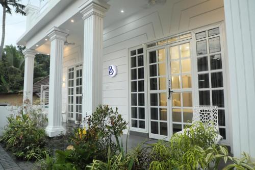 Sea View Ward House | Beautiful Beach house for a peaceful stay.