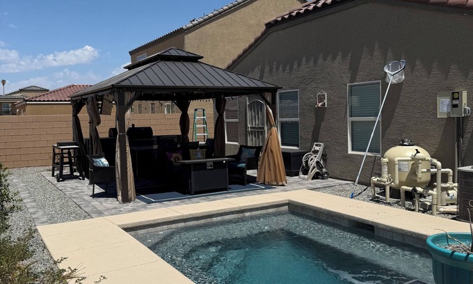 Bullhead City House | Beautiful Bullhead City Home nBuilt-In Pool, BBQ, Covered Patio, 4 Mins to River