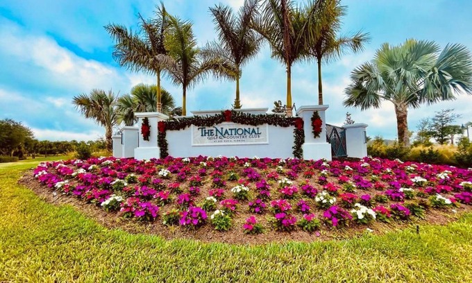 Immokalee Condo | Beautiful Condo located on Golf Course in a 24x7 guarded Gated Community!