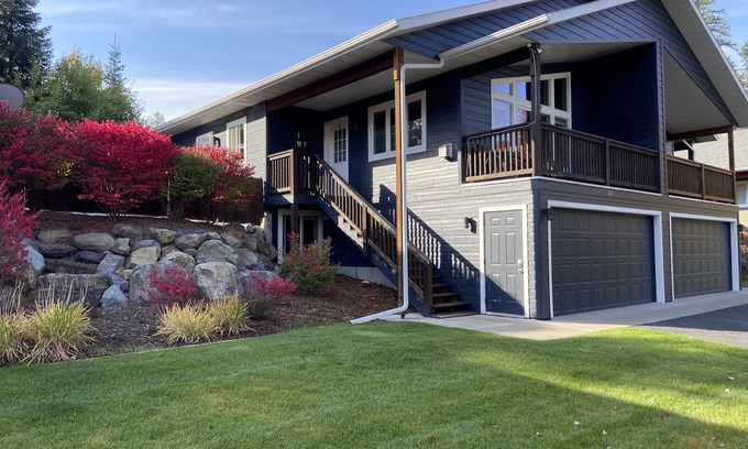 Whitefish Condo | Beautiful Condo with AC, Hot Tub & Fireplace near Golf, Lake, Skiing & Downtown