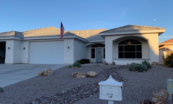 Sunridge Estates House | Beautiful, cozy home minutes from Laughlin and the river!