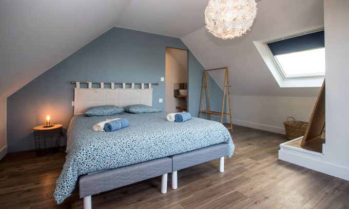 Plouescat House | Beautiful escape facing the sea - beach access in front of the house