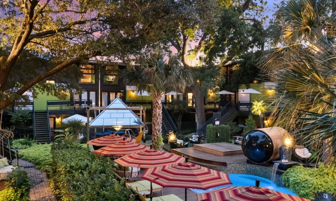 Old East Dallas Condo | Beautiful first-floor 2BR/1.5BA condo near White Rock Lake with resort-style pool, Hot tub, cold plunge pool, led therapy bed, dry sauna and outdoor cardio room