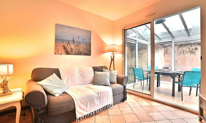 Saint-Denis-d'Oleron House | Beautiful villa for 4 guests with WIFI, TV, terrace and pets allowed