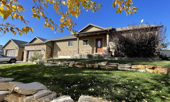 Kamas House | Beautiful Getaway Near Park City with Private Hot Tub