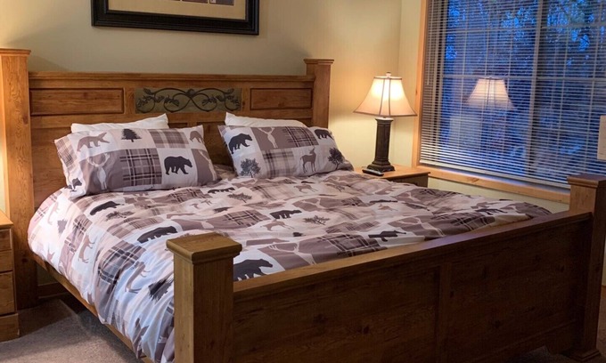 Lake Shore Condo | Beautiful Gull Lake Condo at Causeway on Gull #150!