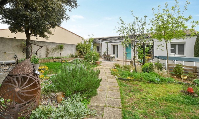 Serignan-du-Comtat House | Beautiful home in Serignan-du-comtat