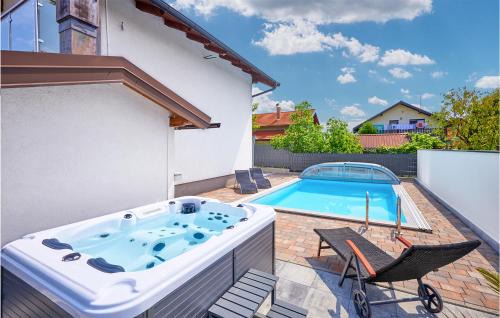 Dugo Selo House | Beautiful Home In Dugo Selo