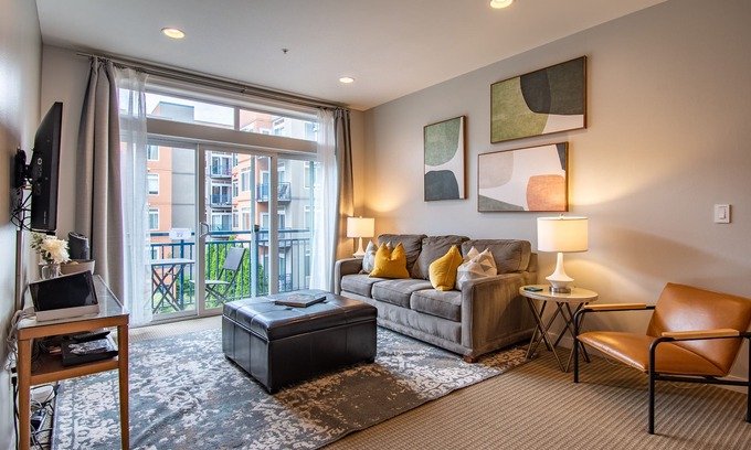 Downtown Seattle Condo | Beautiful Home in the Heart of Seattle!