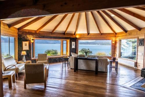 Villarrica House | "Beautiful Lake House"