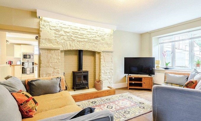 Talybont-on-Usk Cottage | Beautiful large end terraced property in the lovely village of Talybont On Usk.