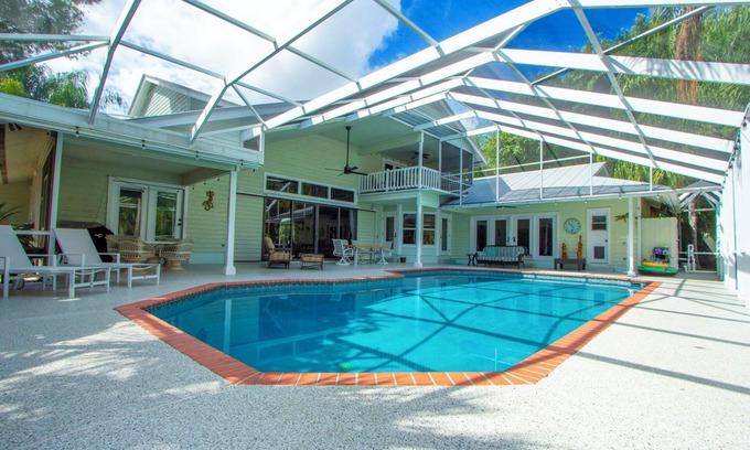 Jensen Beach House | Beautiful Large Pool Home on 1 Acre. 6 Bedrooms/4 Baths, Pet Friendly