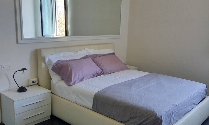 Tricolore Apartment | BEAUTIFUL LITTLE APARTMENT IN MILANO CENTER. NOW ELEVATOR OUT OF USE. 6 FLOOR.