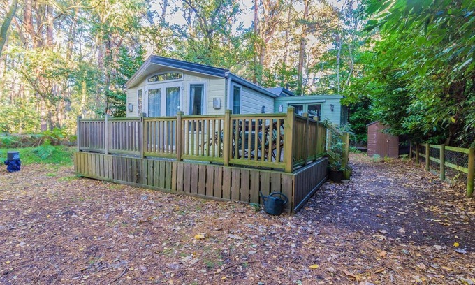 Weybourne House | Beautiful lodge at Kelling Heath in Norfolk ref 25183KH