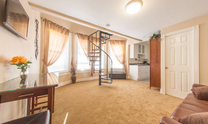 Sherman Heights Condo | Beautiful Loft Unit w/Spiral Stairs - Mins. to DT, Conv Center, Balboa Park, Zoo