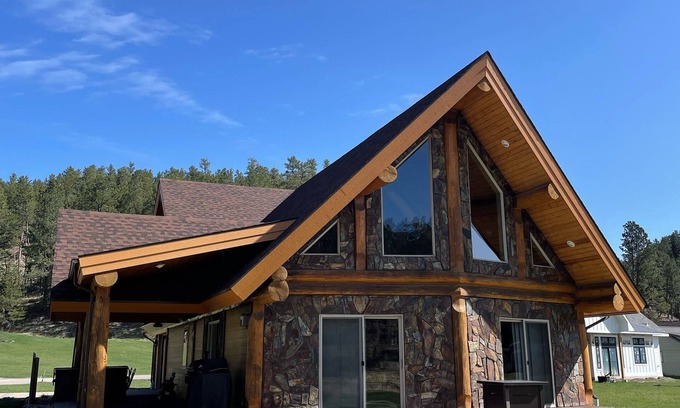 Hill City House | Beautiful Log Home in Hill City, South Dakota