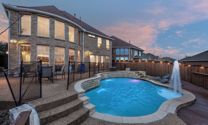Valley Ranch House | Beautiful Mansion w/Pool + Huge Gameroom
