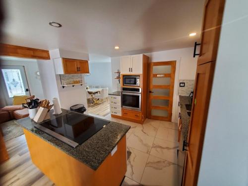 Roberval House | Beautiful Newly Renovated House