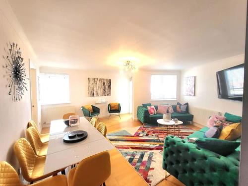 Leith Apartment | Beautiful Ocean Drive Apt-7 Beds