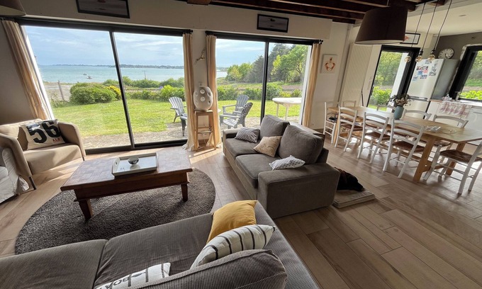 Crach Villa | BEAUTIFUL panoramic SEA VIEW over the Gulf of Morbihan