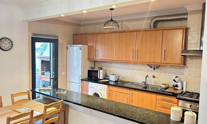 Pera Apartment | Beautiful pool apartment with sea view