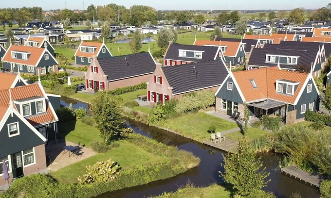 Starnmeer House | Beautiful private villa for 8 people with WIFI, TV, terrace and parking