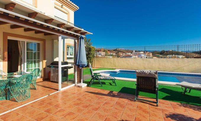 Benajarafe Apartment | Beautiful private villa for 8 people with WIFI, A/C, private pool, TV, terrace and parking