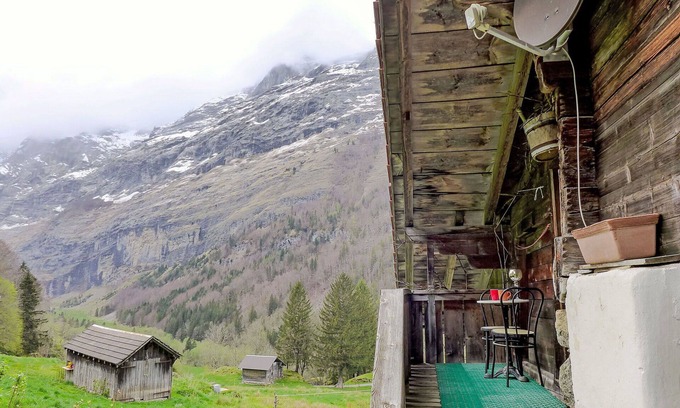 Innertkirchen House | Beautiful private villa for 6 guests with WIFI, TV, terrace, pets allowed and panoramic view