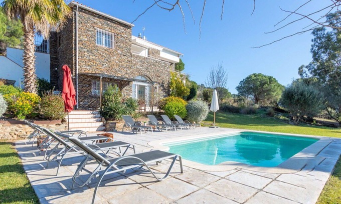 Roses Villa | Beautiful private villa with WIFI, private pool, TV, terrace, pets allowed, panoramic view, parking