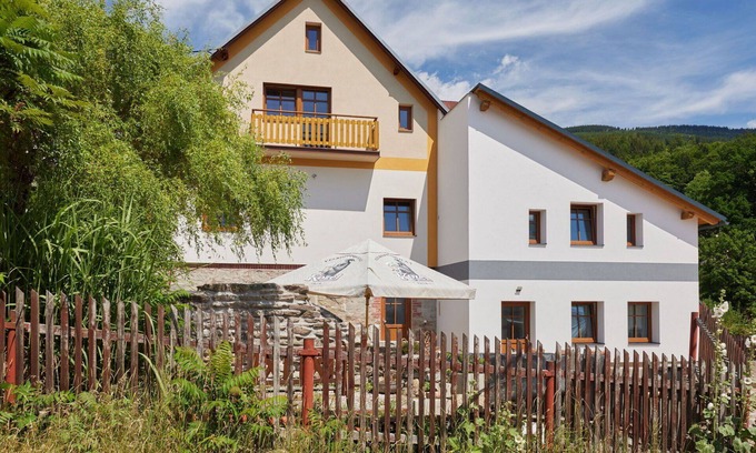 Cerny Dul Villa | Beautiful private villa for 15 guests with WIFI, TV, balcony, pets allowed and parking