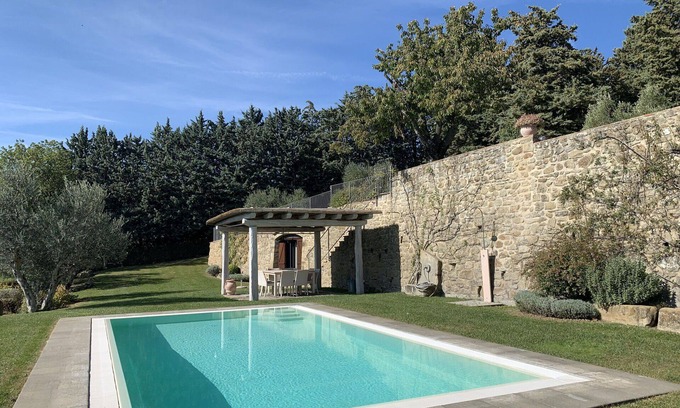 Cortona Villa | Beautiful private villa for 8 guests with private pool, WIFI, A/C, TV, veranda and panoramic view