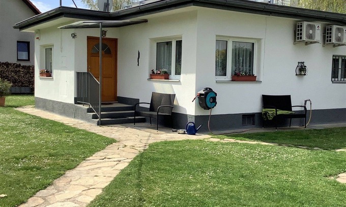 Floridsdorf House | Beautiful private villa for 4 people with A/C, WIFI, TV and pets allowed