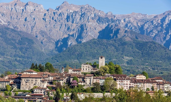 Feltre House | Beautiful private villa for 4 guests with A/C, WIFI and TV