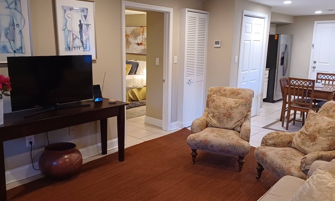 Takoma Apartment | Beautiful Renovated 2 Bedroom Apt Takoma Pk