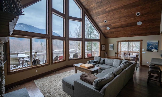 Packwood House | Beautiful riverfront cabin on 5 acres. Breathtaking views. Sleeps 12.