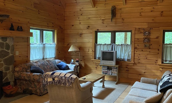 Mattawana House | Beautiful Rustic Camp - PSU Football! Sleeps 6-8