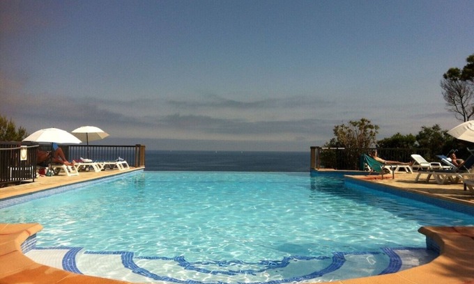 Le Lavandou Villa | Beautiful sea view apartment with heated pool, direct beach access Pramousquier