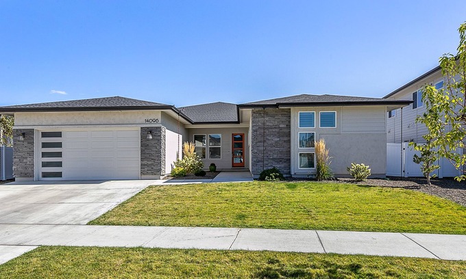 Garden City House | Beautiful Single Level Home at Dry Creek Ranch-- Lots of Light